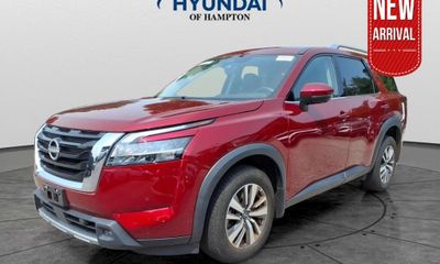 2024 Nissan Pathfinder SL