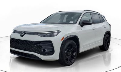 2026 Volkswagen Tiguan SE Black