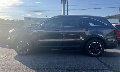 2024 Kia Sorento S