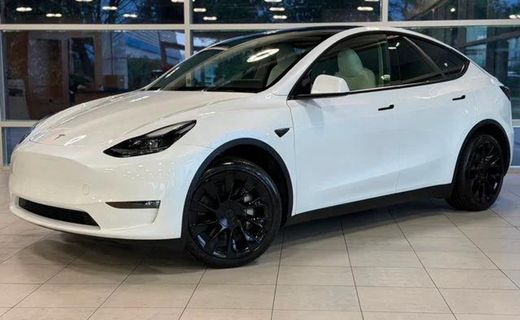 2024 Tesla Model Y Long Range Dual