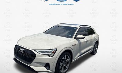 2021 Audi E-Tron Quattro Premium