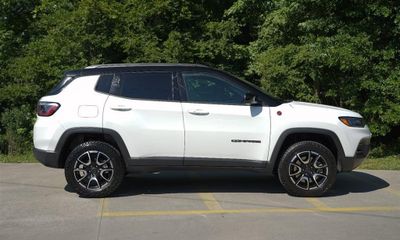 2025 Jeep Compass Trailhawk