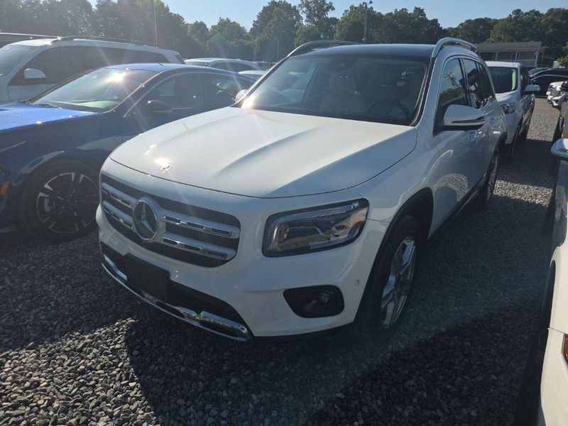 2022 Mercedes Benz GLB — a typically priced live listing