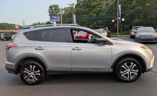 2017 Toyota RAV4 LE