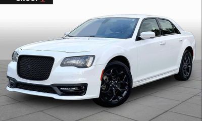 2023 Chrysler 300 Touring L