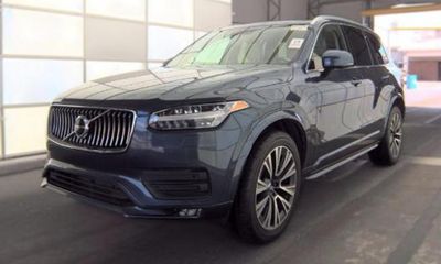 2022 Volvo XC90 Momentum