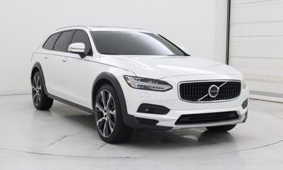 2025 Volvo V90CC Ultra