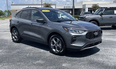2025 Ford Escape ST Line