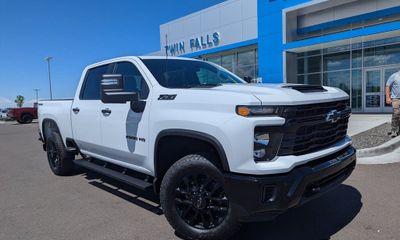 2026 Chevrolet Silverado HD Custom