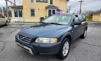 2005 Volvo XC70 Base