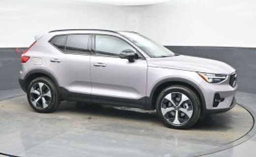 2026 Volvo XC40 Plus Dark