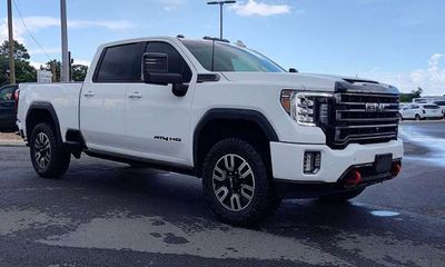 2023 GMC Sierra HD AT4