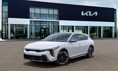 2026 Kia K4 GT Line