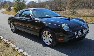 2002 Ford Thunderbird Base