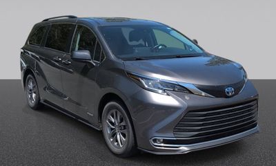 2021 Toyota Sienna XLE Plus Package