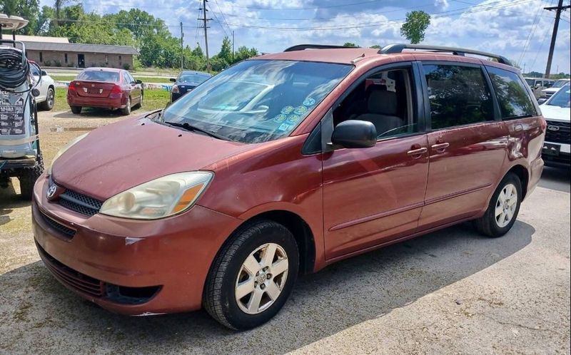 2005 Toyota Sienna — a typically priced live listing