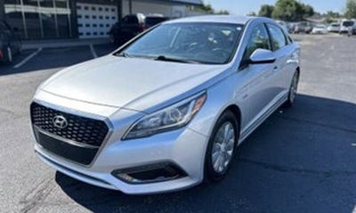 2016 Hyundai Sonata GL Middle LOW
