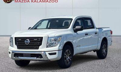 2022 Nissan Titan SV