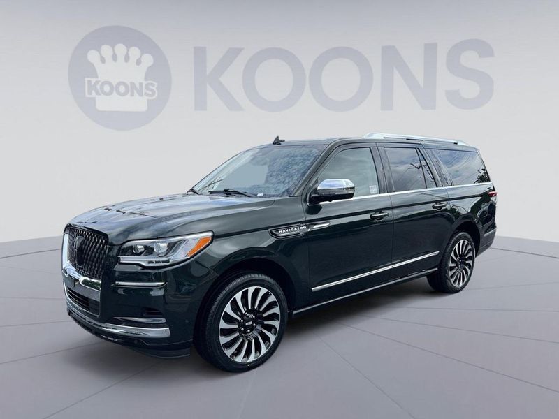 2024 Lincoln Navigator L — a typically priced live listing