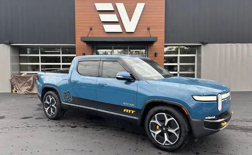 2022 Rivian R1T Adventure