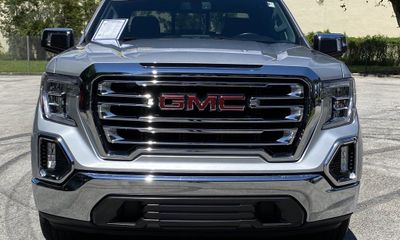 2020 GMC Sierra SLT