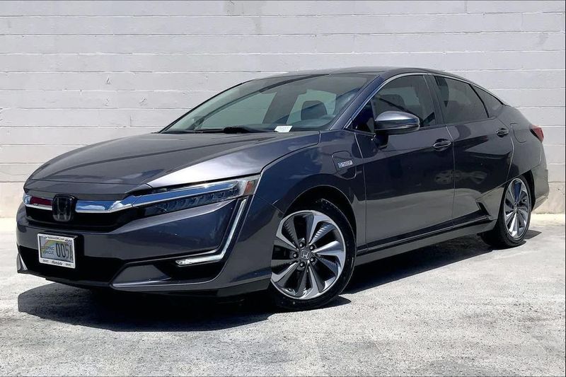 2018 Honda Clarity — a typically priced live listing