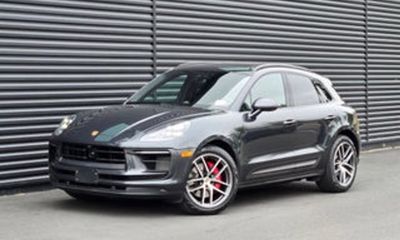 2025 Porsche Macan 4S Electric