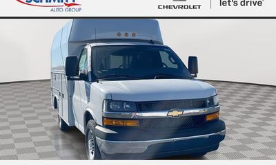 2025 Chevrolet Express 3500 Cutaway 139