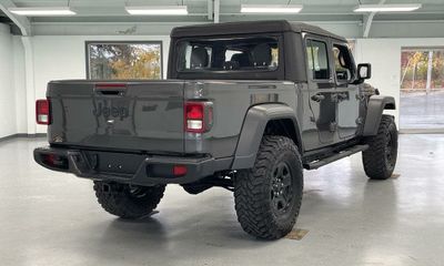 2021 Jeep Gladiator Sport