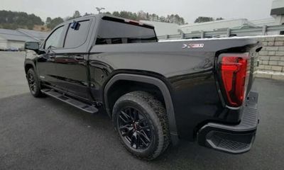 2023 GMC Sierra Elevation