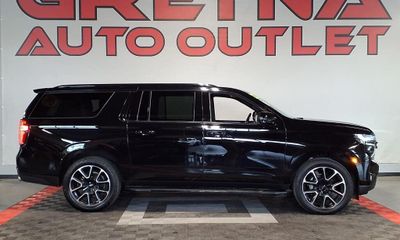 2022 Chevrolet Suburban RST