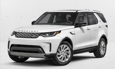 2026 Land Rover Discovery P300 S