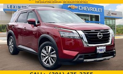 2024 Nissan Pathfinder SL