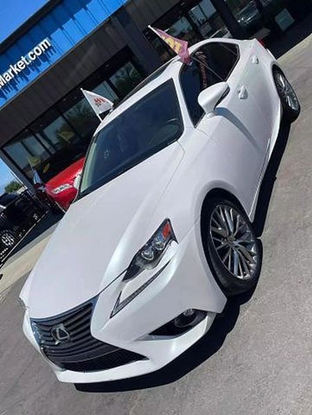 2016 Lexus IS — a typically priced live listing