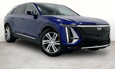 2024 Cadillac Lyriq Tech 1