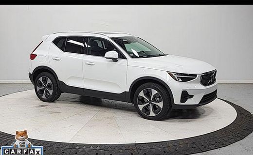 2024 Volvo XC40 Plus Bright