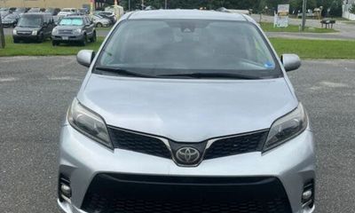 2018 Toyota Sienna SE