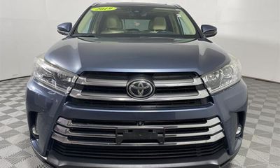 2019 Toyota Highlander LTD Platinum