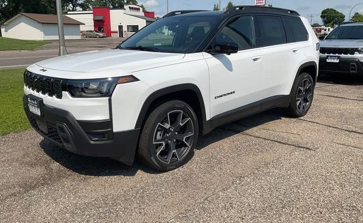 2026 Jeep Cherokee Overland