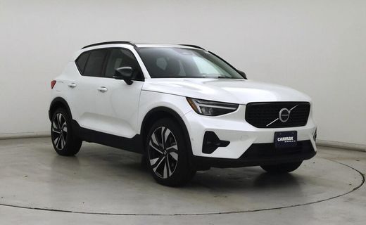 2024 Volvo XC40 Plus Dark