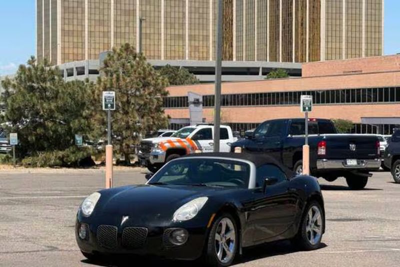 2007 Pontiac Solstice — a typically priced live listing
