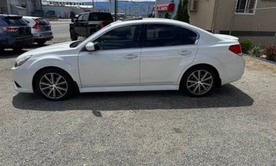 2013 Subaru Legacy Premium M R