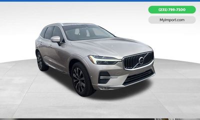 2023 Volvo XC60 Plus Bright