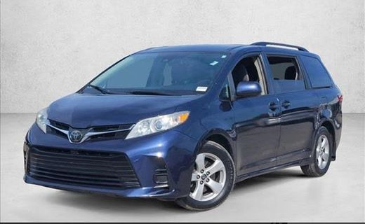 2018 Toyota Sienna LE