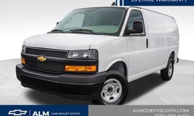2025 Chevrolet Express LT EXT