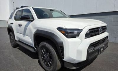 2024 Toyota 4RUNNER SR5 Prem
