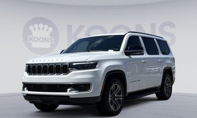 2023 Jeep Wagoneer Base