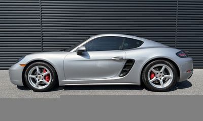 2023 Porsche 718 Cayman S