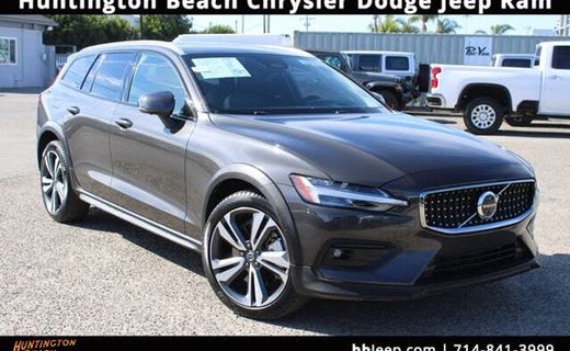 2025 Volvo V60CC Plus