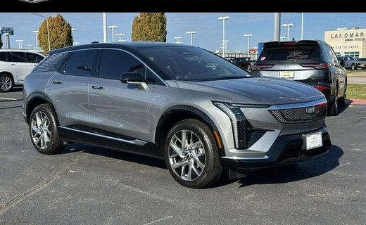 2025 Cadillac Optiq Luxury 1